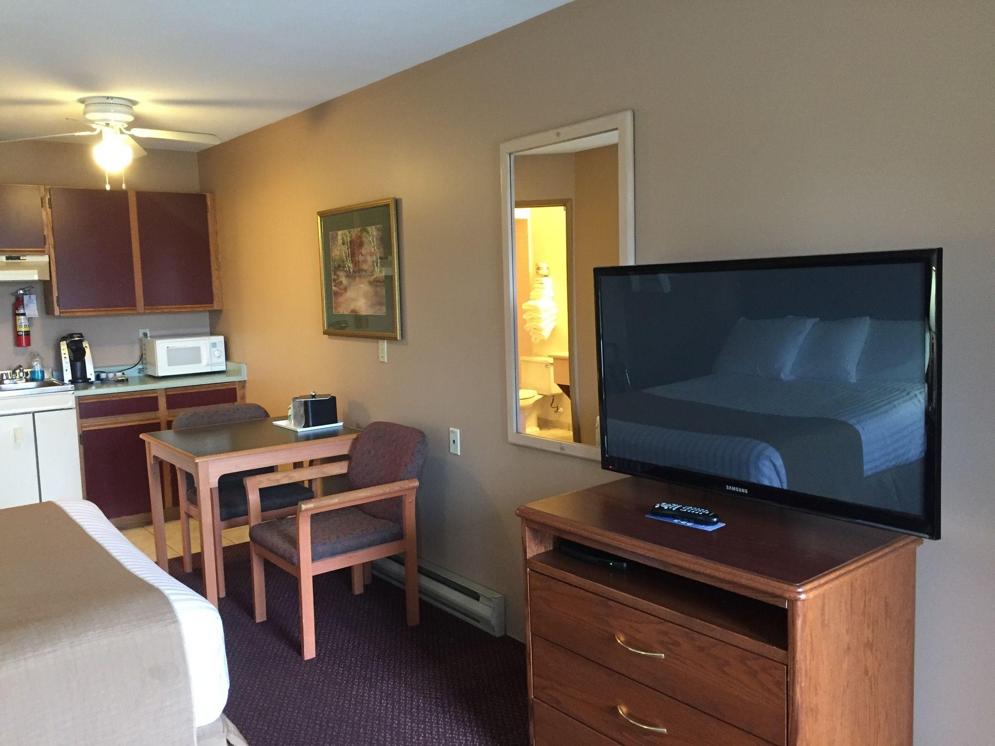 Coast Courtenay Hotel Екстериор снимка