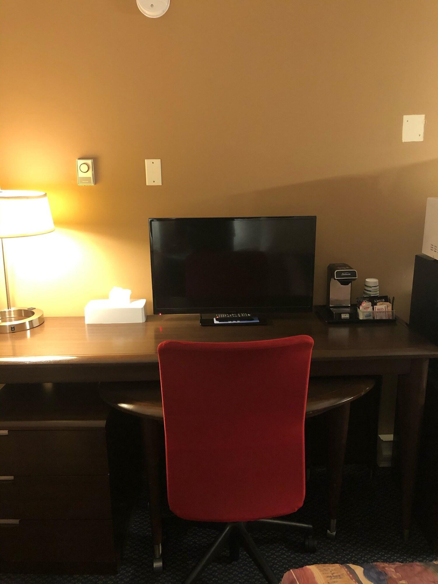 Coast Courtenay Hotel Екстериор снимка