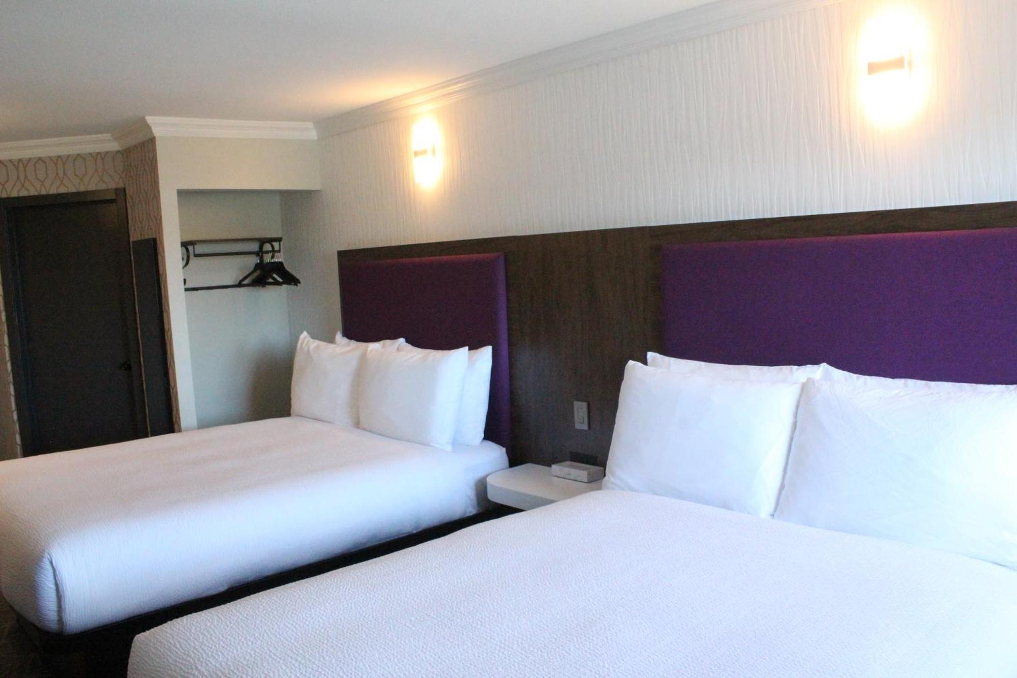 Coast Courtenay Hotel Екстериор снимка