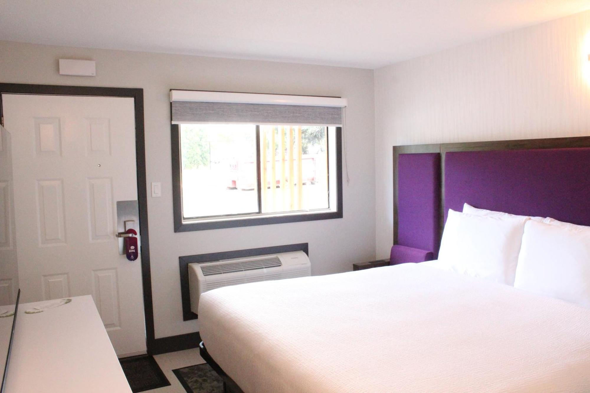 Coast Courtenay Hotel Екстериор снимка