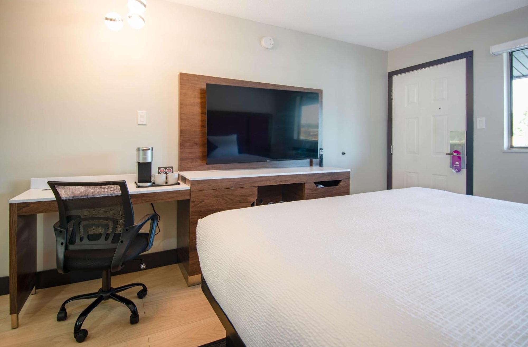 Coast Courtenay Hotel Екстериор снимка